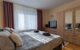 Cosy House - Home Base